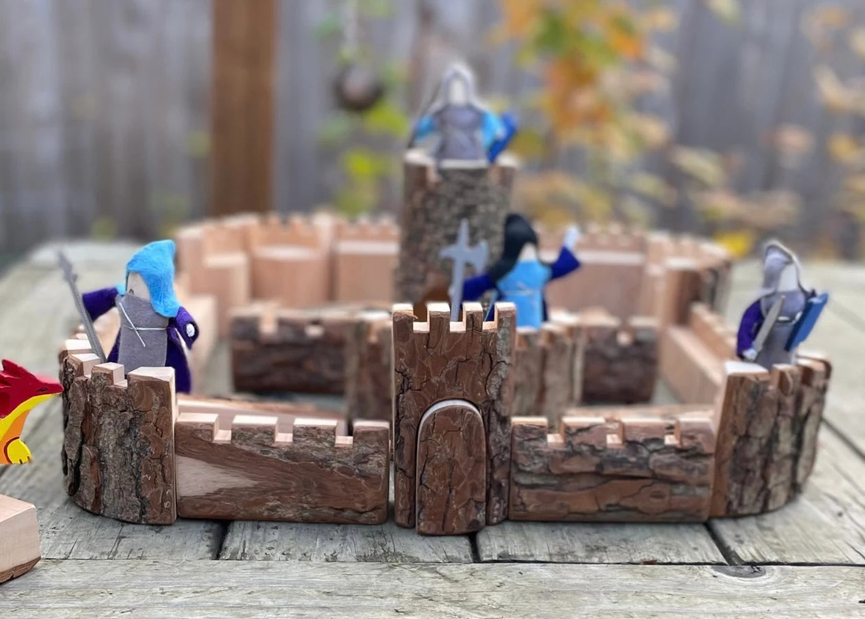 Knitted Castle with Medieval outlet Soldiers Set