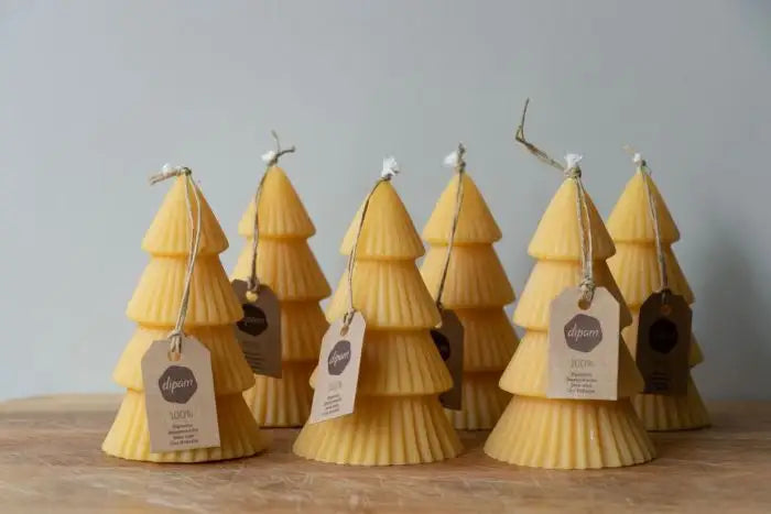 Christmas Tree Candle – 100% Beeswax Holiday Candle - Alder & Alouette