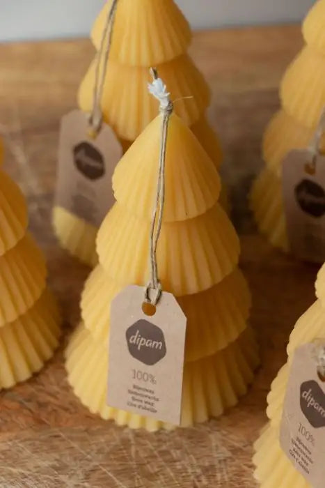 Christmas Tree Candle – 100% Beeswax Holiday Candle - Alder & Alouette