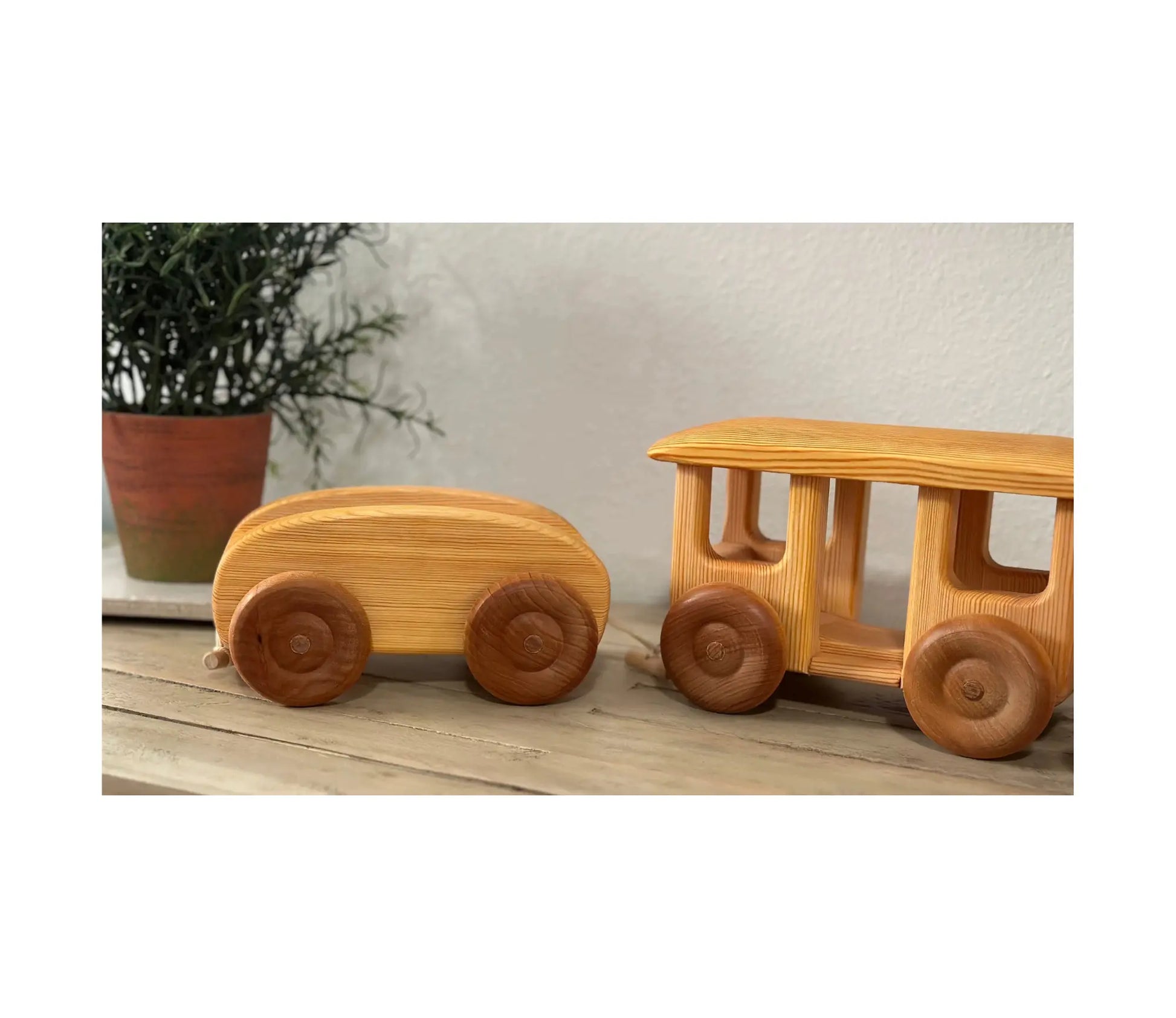 Debresk Wooden Toy Train  - Alder & Alouette