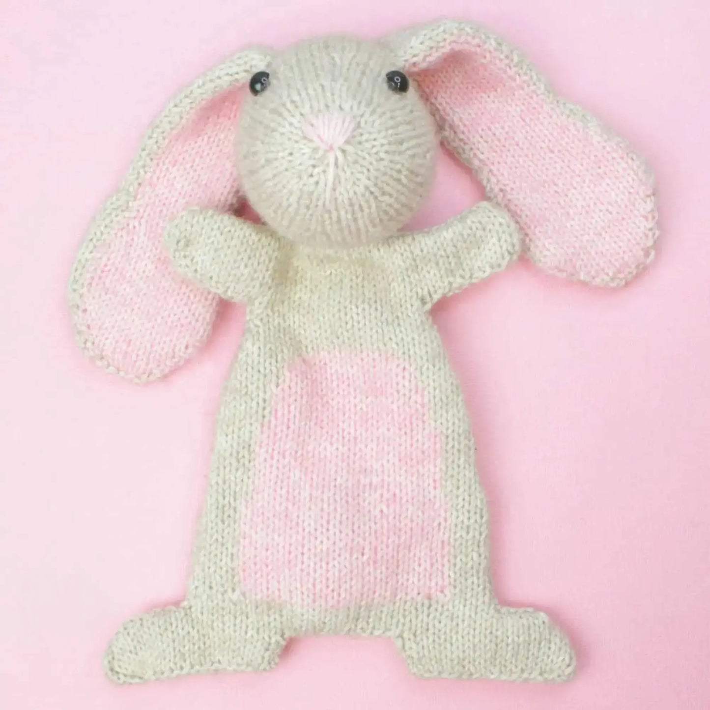 Soft knit bunny made with Scheepjes yarn - Alder & Alouette