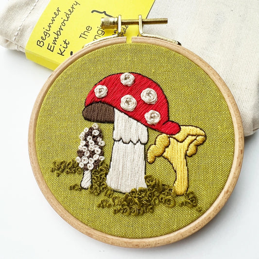 LEARN TO EMBROIDER KIT - GREEN SEA TURTLE - Alder & Alouette