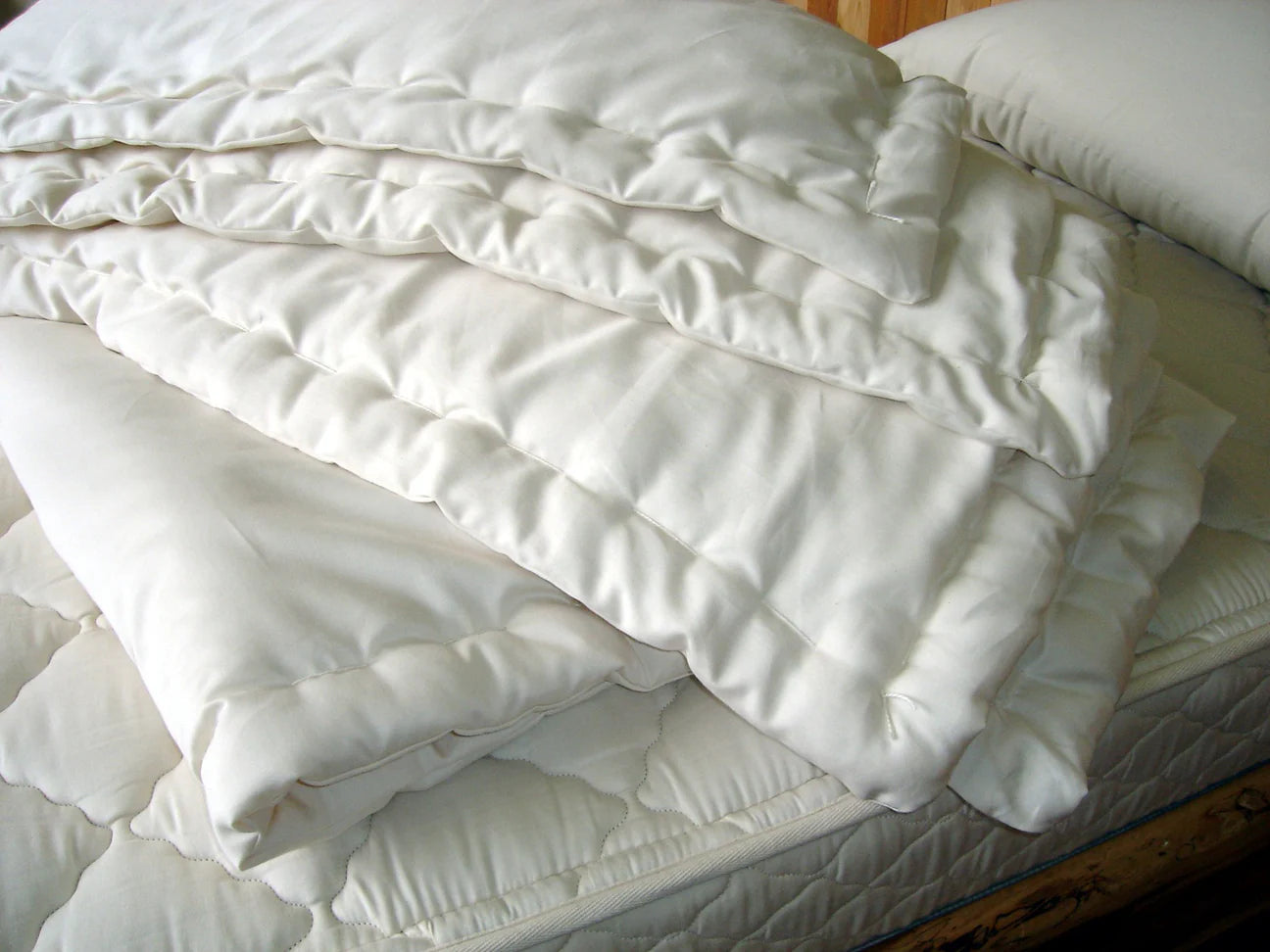 Organic Cotton and Eco Wool Comforter - Alder & Alouette