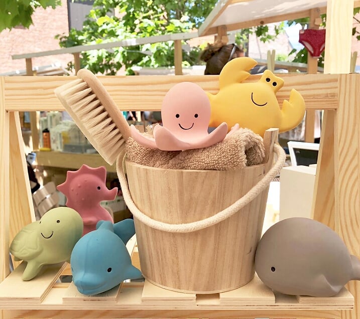 Tikiri Ocean Buddies - Organic Natural Rubber - Bath Toy, Teether, Rattle & Pretend Play Toy — Octopus