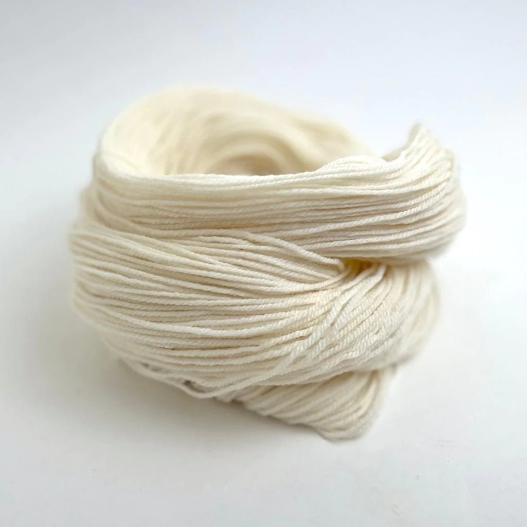 Undyed Yarn Ready to Dye Targhee Sheep's Wool - Alder & Alouette