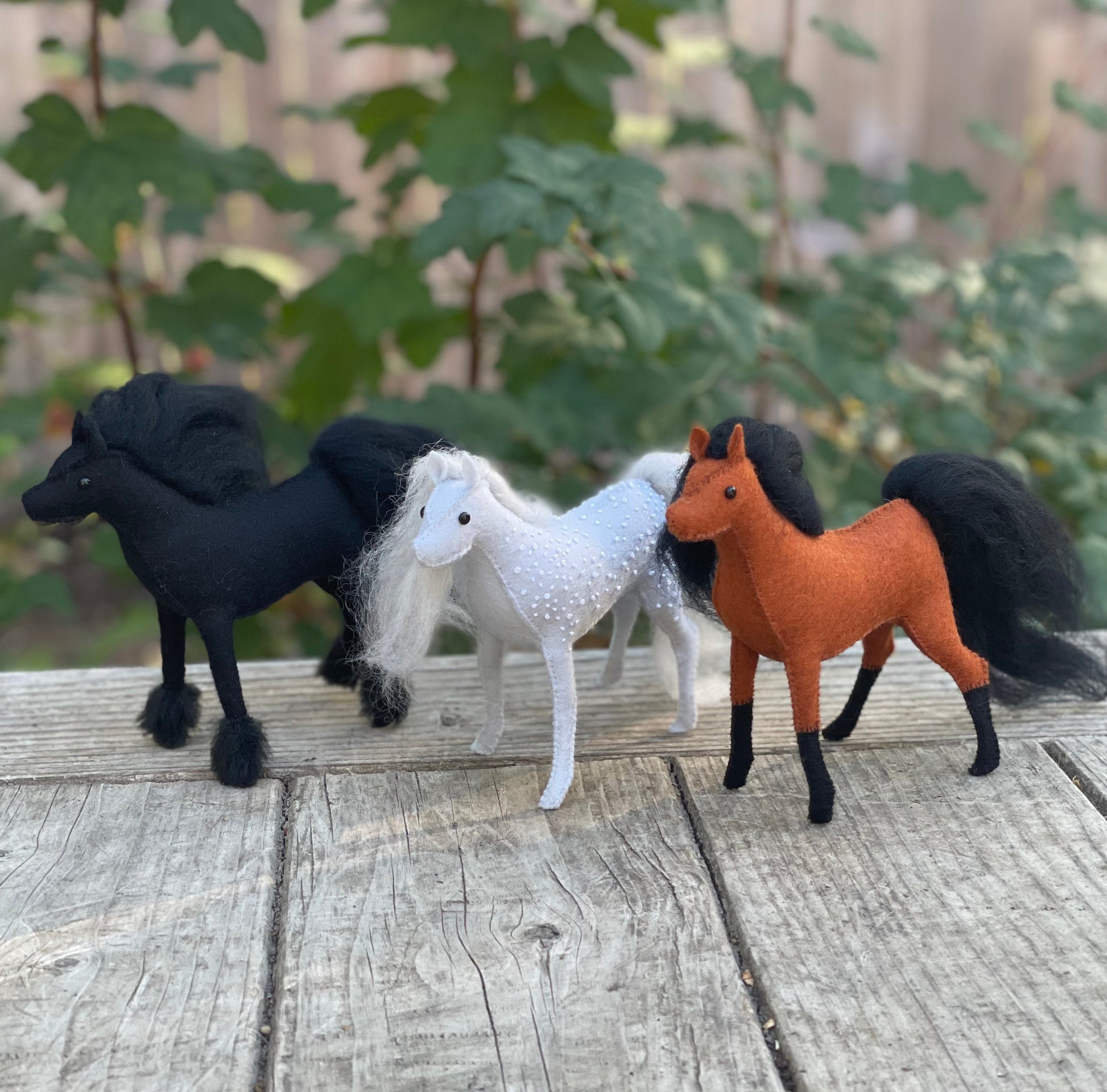 Lexi Christian Designs, Merino Wool Horse Craft Kit - Alder & Alouette