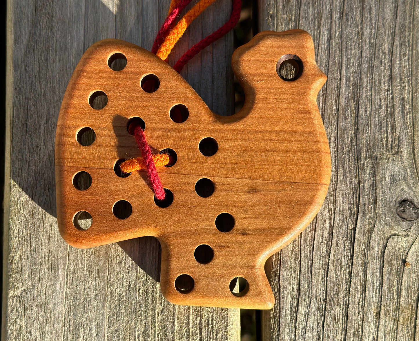 Lacing Toy | Bajo Rooster - Alder & Alouette