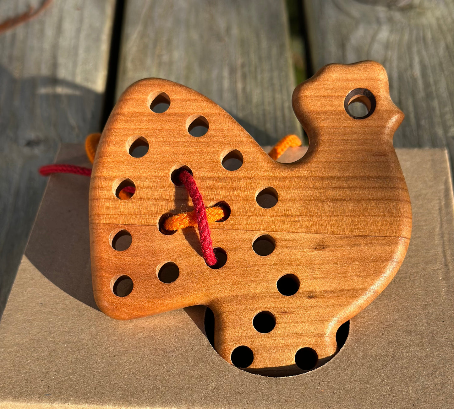 Lacing Toy | Bajo Rooster - Alder & Alouette