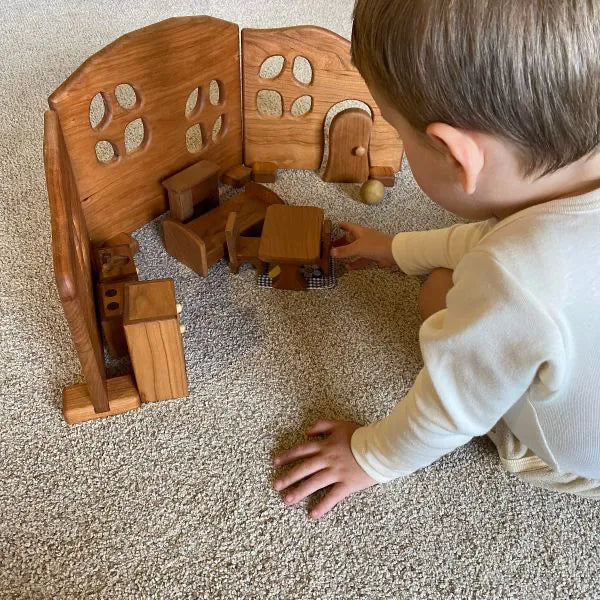 Portable Dollhouse with Moveable Walls - Alder & Alouette