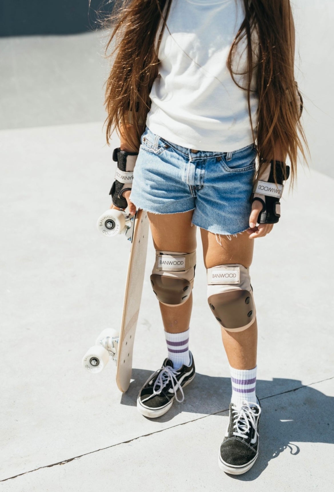 Banwood Knee Pads, Elbow Pads, Wrist Guards on Skateboarder - Alder & Alouette